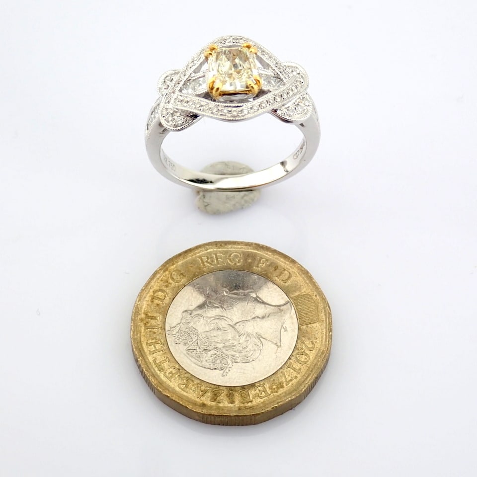 Natural Diamond 18K White Gold Ring - 3