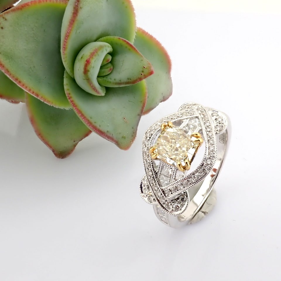 Natural Diamond 18K White Gold Ring - 4