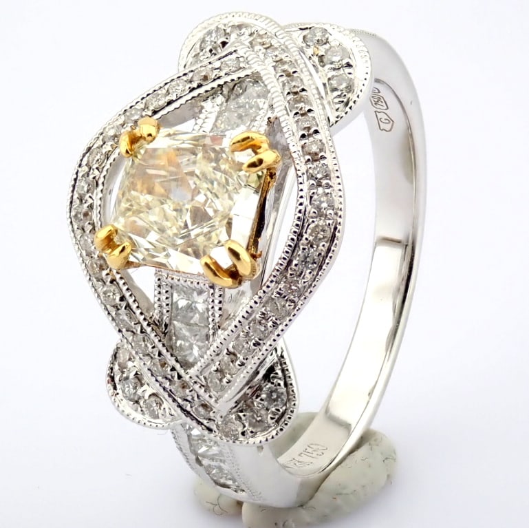 Natural Diamond 18K White Gold Ring - 7