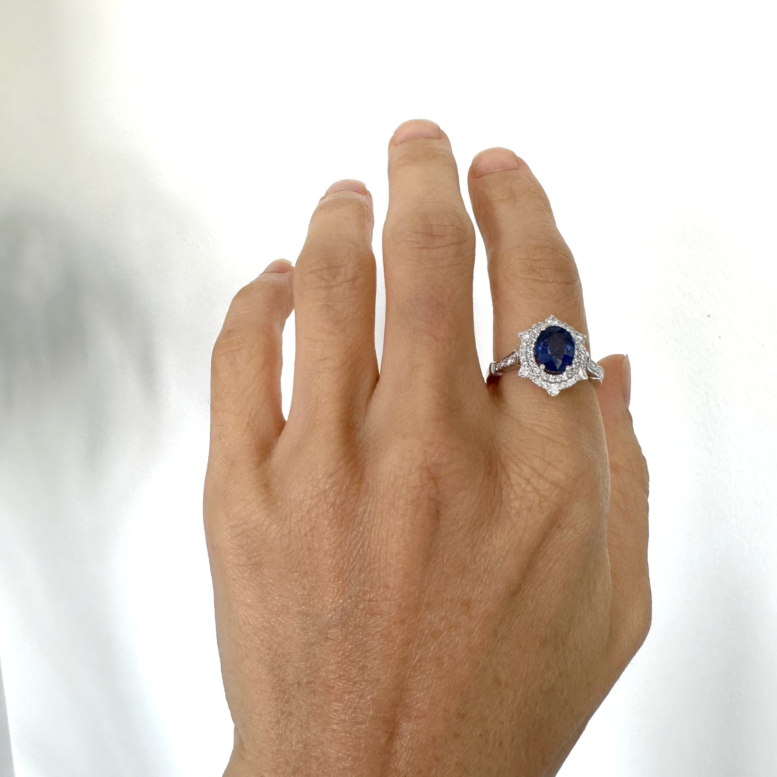 Natural Diamond 18K White Gold Ring - 3