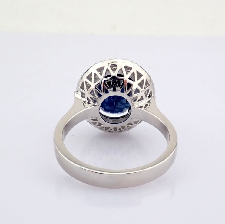 Natural Diamond 18K White Gold Ring - 10