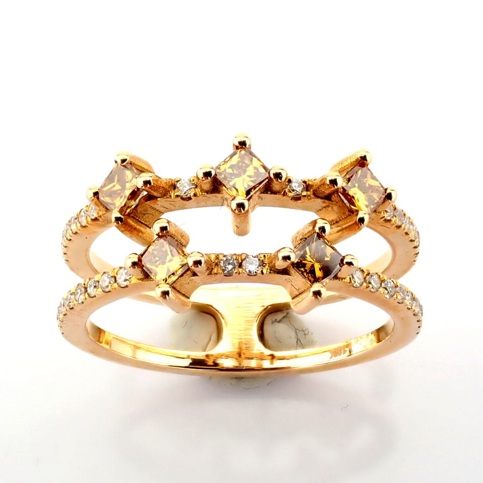 Natural Diamond 18K Rose/Pink Gold Ring: Title: Natural Diamond 18K Rose/Pink Gold Ring Description: 18K rose gold ring detailed with white brilliant and brown diamonds -------------------------------------------------- • METALS AND