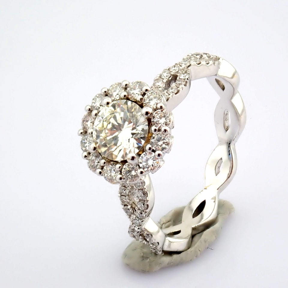 Natural Diamond 18K White Gold Ring - 11