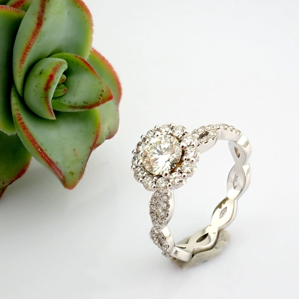 Natural Diamond 18K White Gold Ring - 4