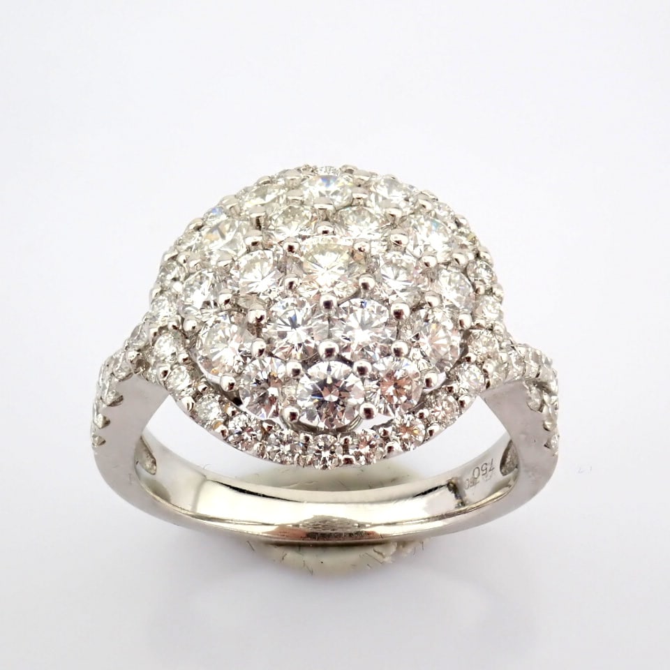 Natural Diamond 18K White Gold Ring - 8