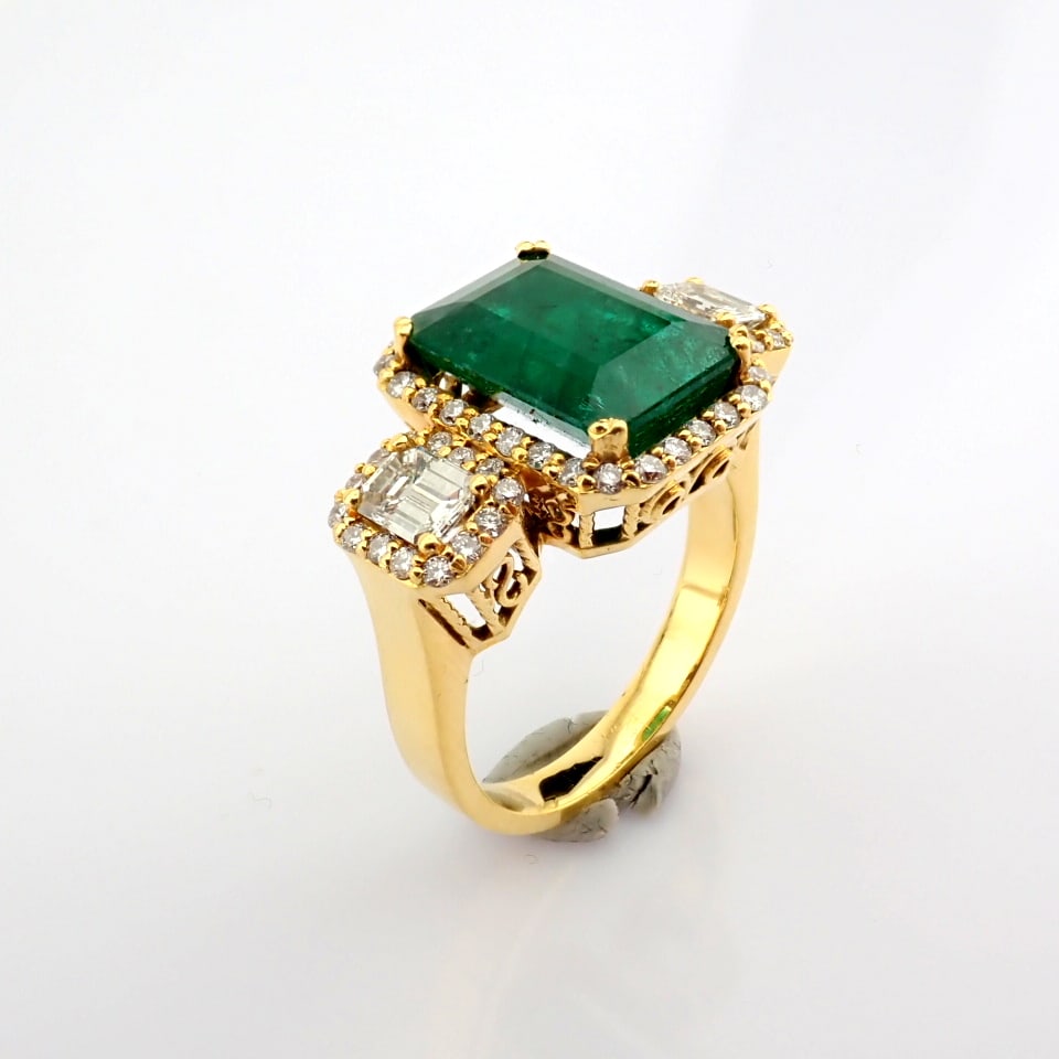 Natural Diamond 18K Yellow Gold Ring - 6