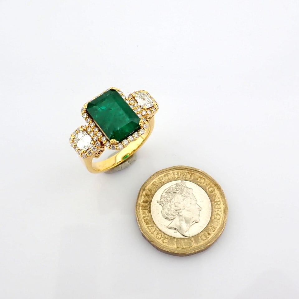 Natural Diamond 18K Yellow Gold Ring - 8