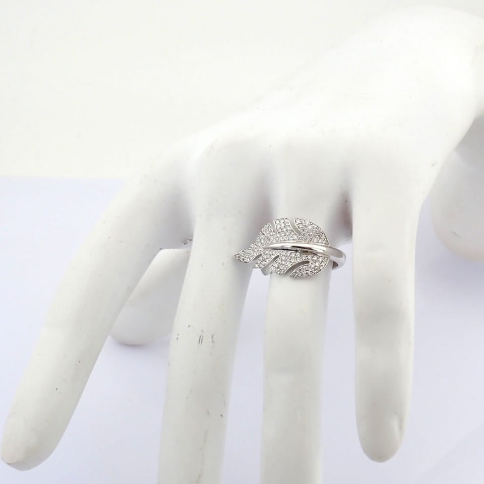 Natural Diamond 18K White Gold Ring - 9