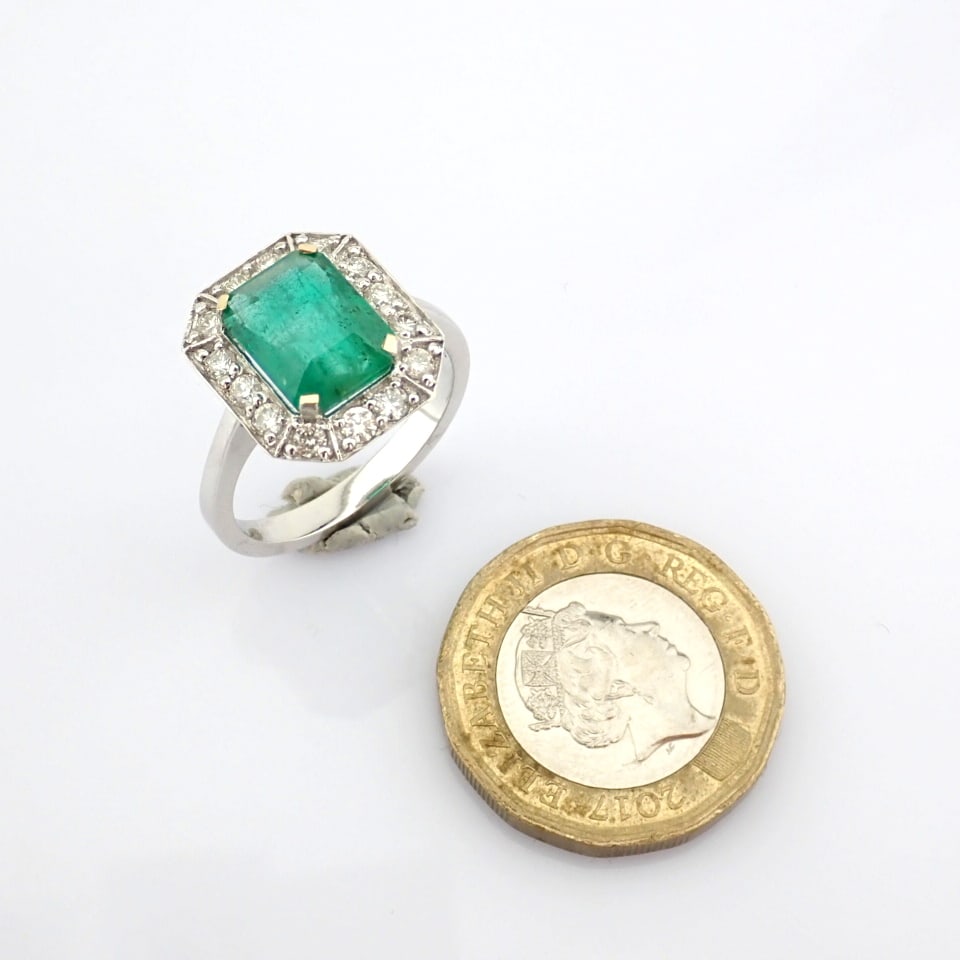 Natural Diamond 18K White Gold Ring - 6