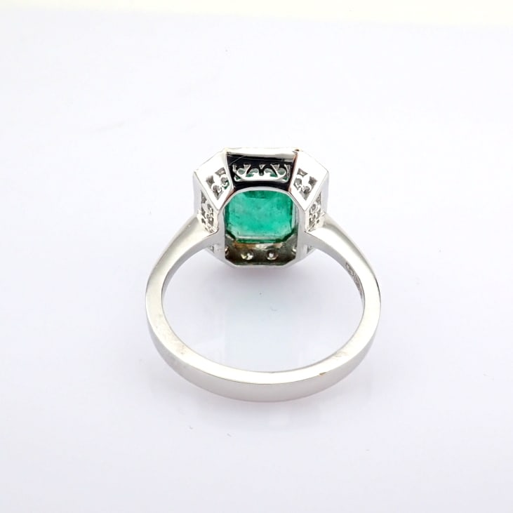Natural Diamond 18K White Gold Ring - 9