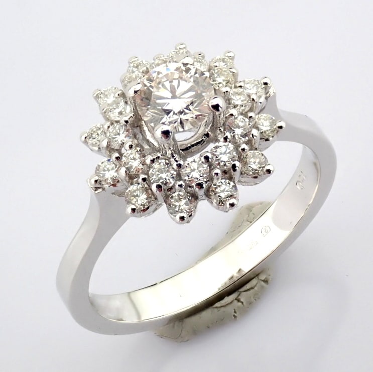 Natural Diamond 18K White Gold Ring: Title: Natural Diamond 18K White Gold Ring Description: 18k White gold ring. 0,72 ct brilliant diamonds. -------------------------------------------------- • METALS AND WEIGHTS