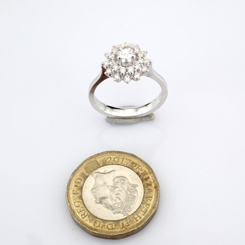 Natural Diamond 18K White Gold Ring - 7