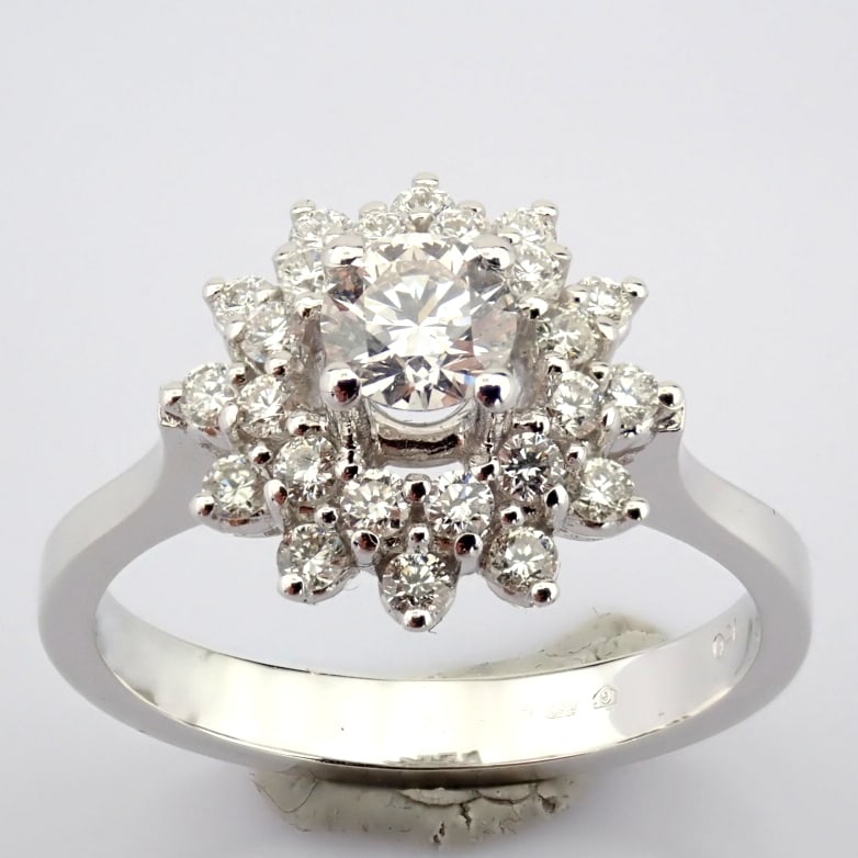 Natural Diamond 18K White Gold Ring - 8