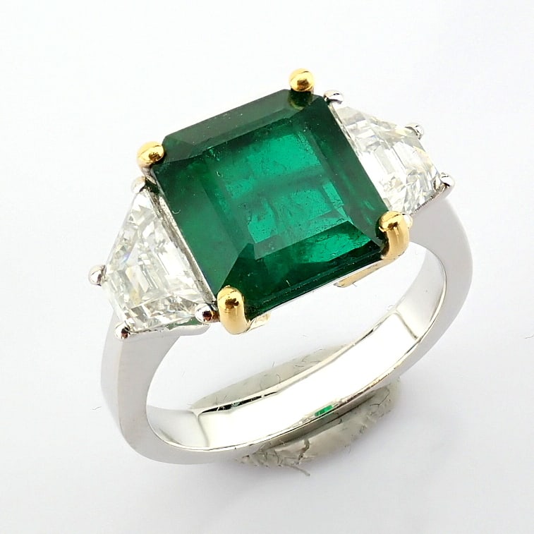 Natural Diamond 18K White Gold Ring - 7