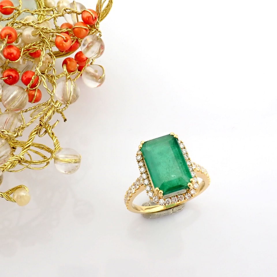 Natural Diamond 18K Yellow Gold Ring - 4