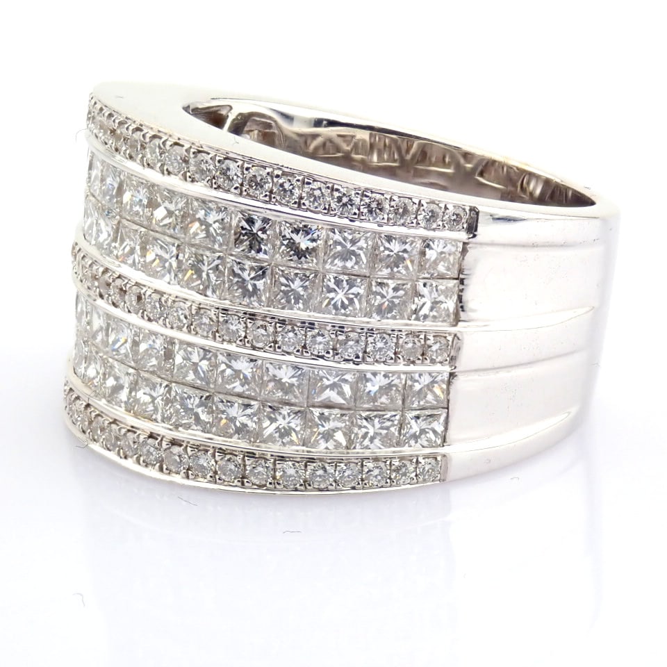 Natural Diamond 18K White Gold Ring - 7