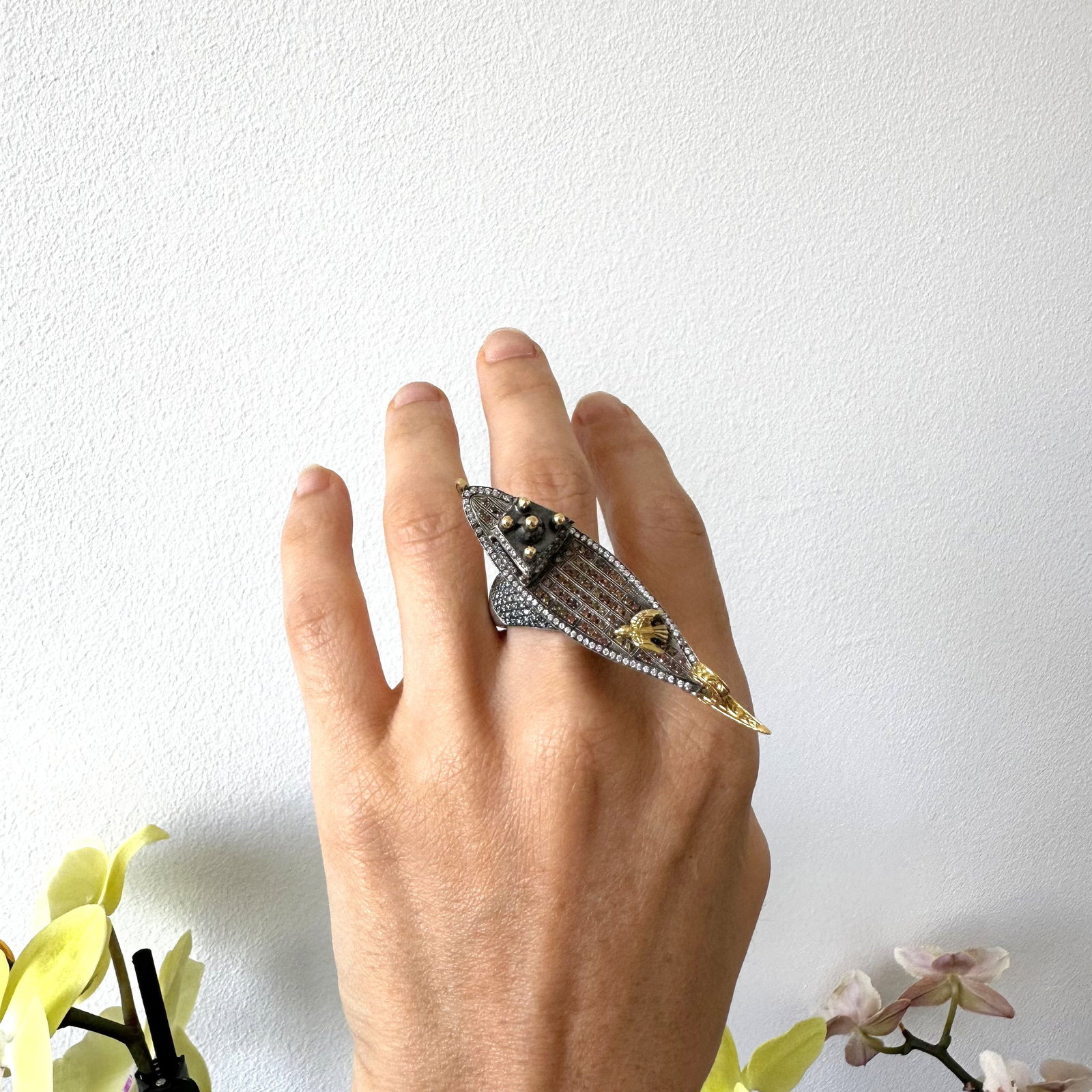 Natural Diamond 18K Yellow Gold Ring - 6