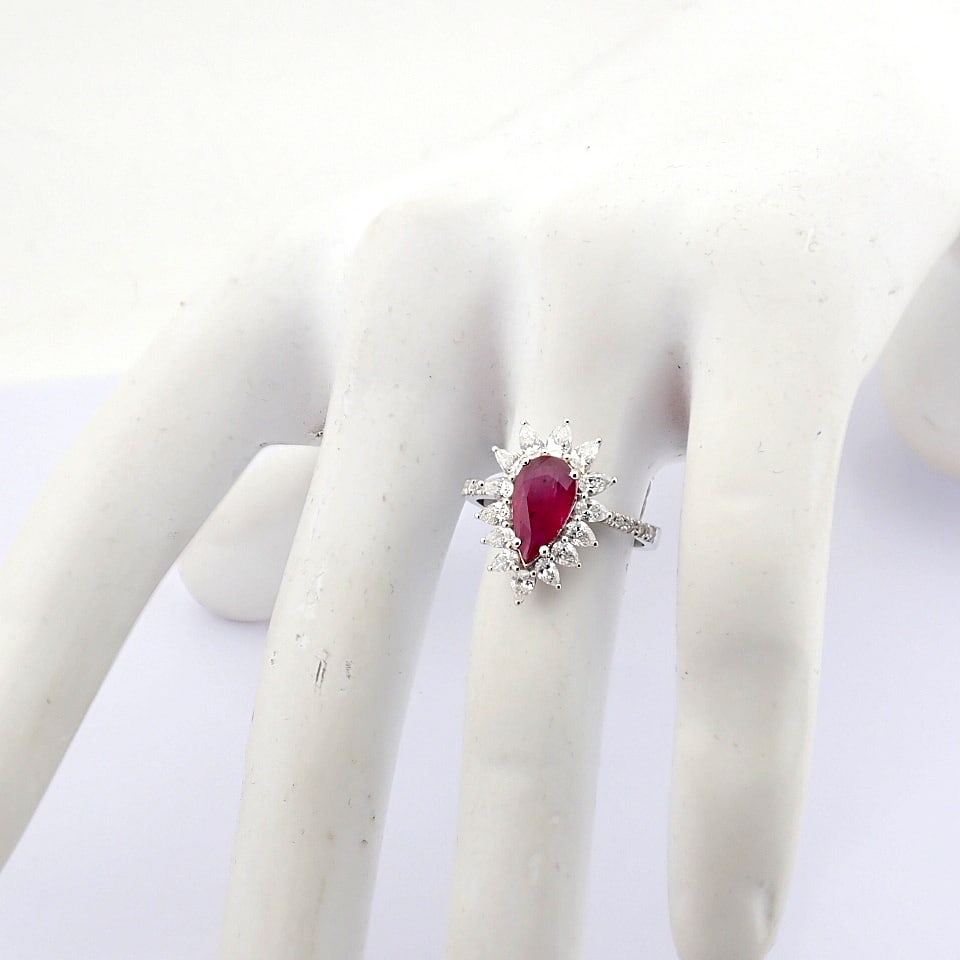 Natural Diamond 18K White Gold Ring - 8