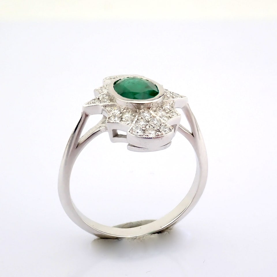 Natural Diamond 18K White Gold Ring - 7