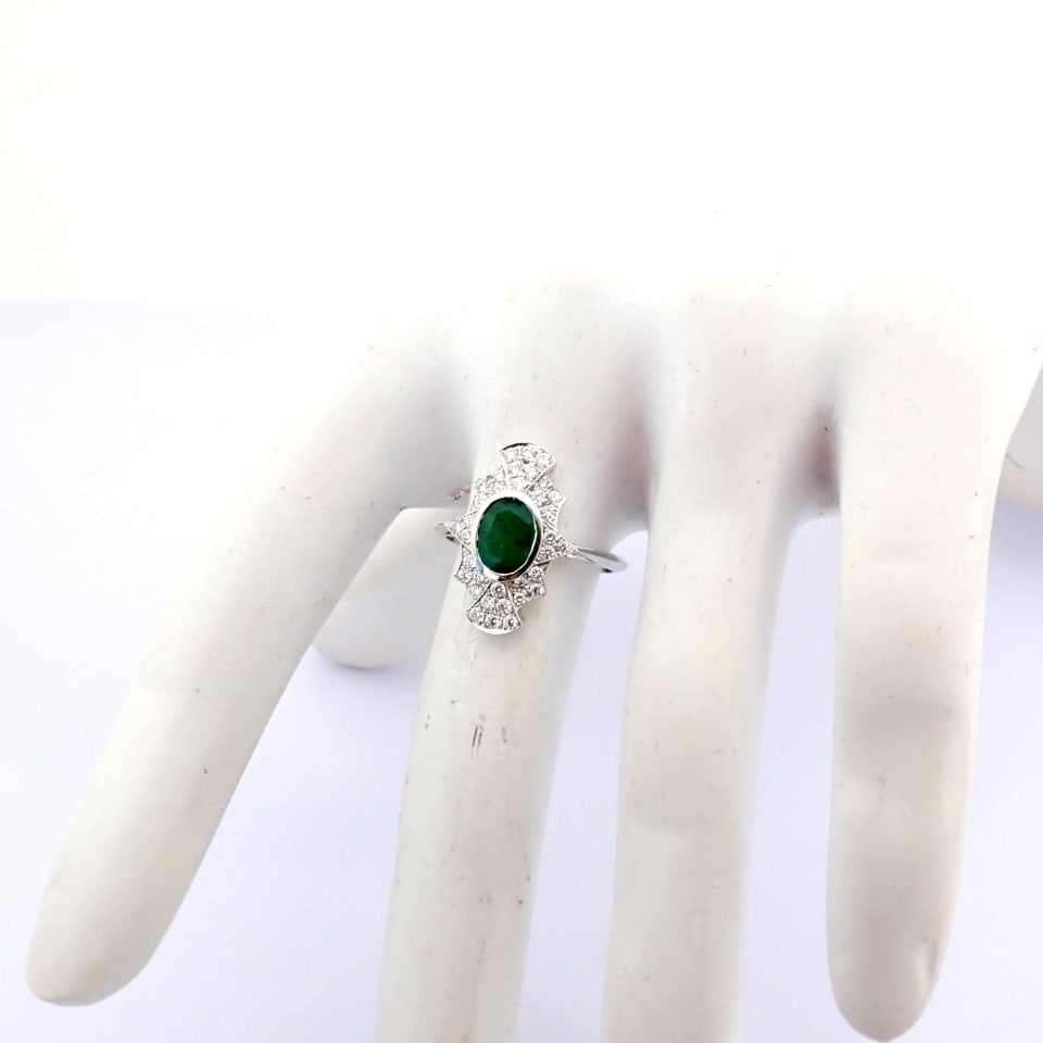 Natural Diamond 18K White Gold Ring - 8