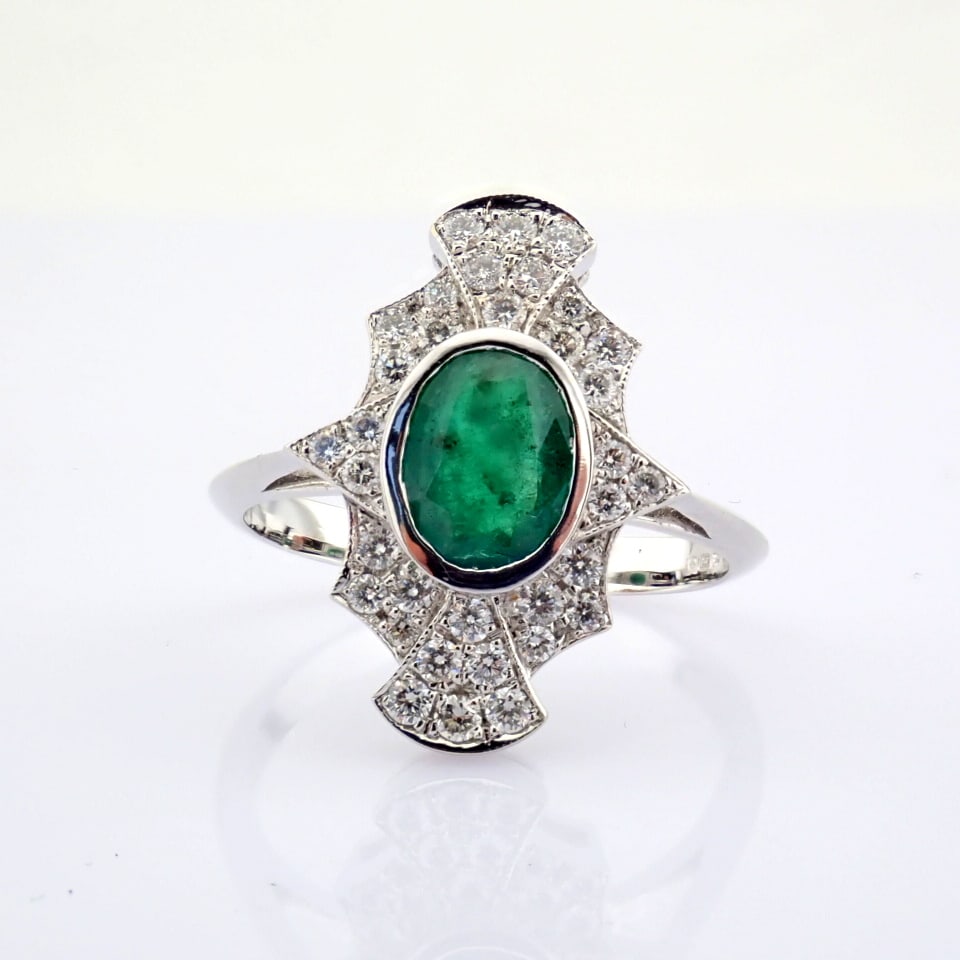 Natural Diamond 18K White Gold Ring - 9