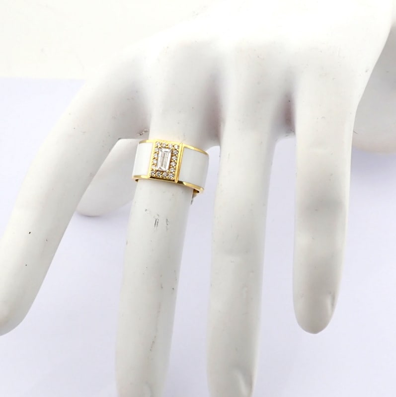 Natural Diamond 18K Yellow Gold Ring - 9