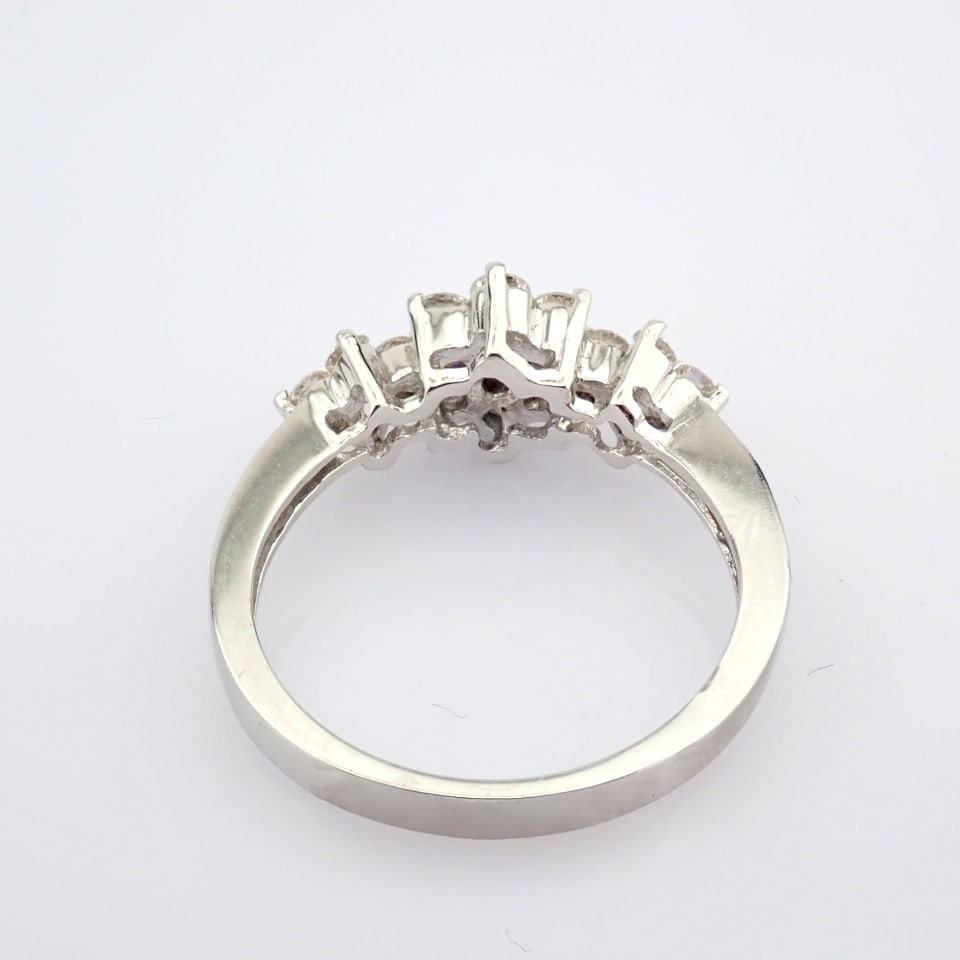 Natural Diamond 18K White Gold Ring - 7