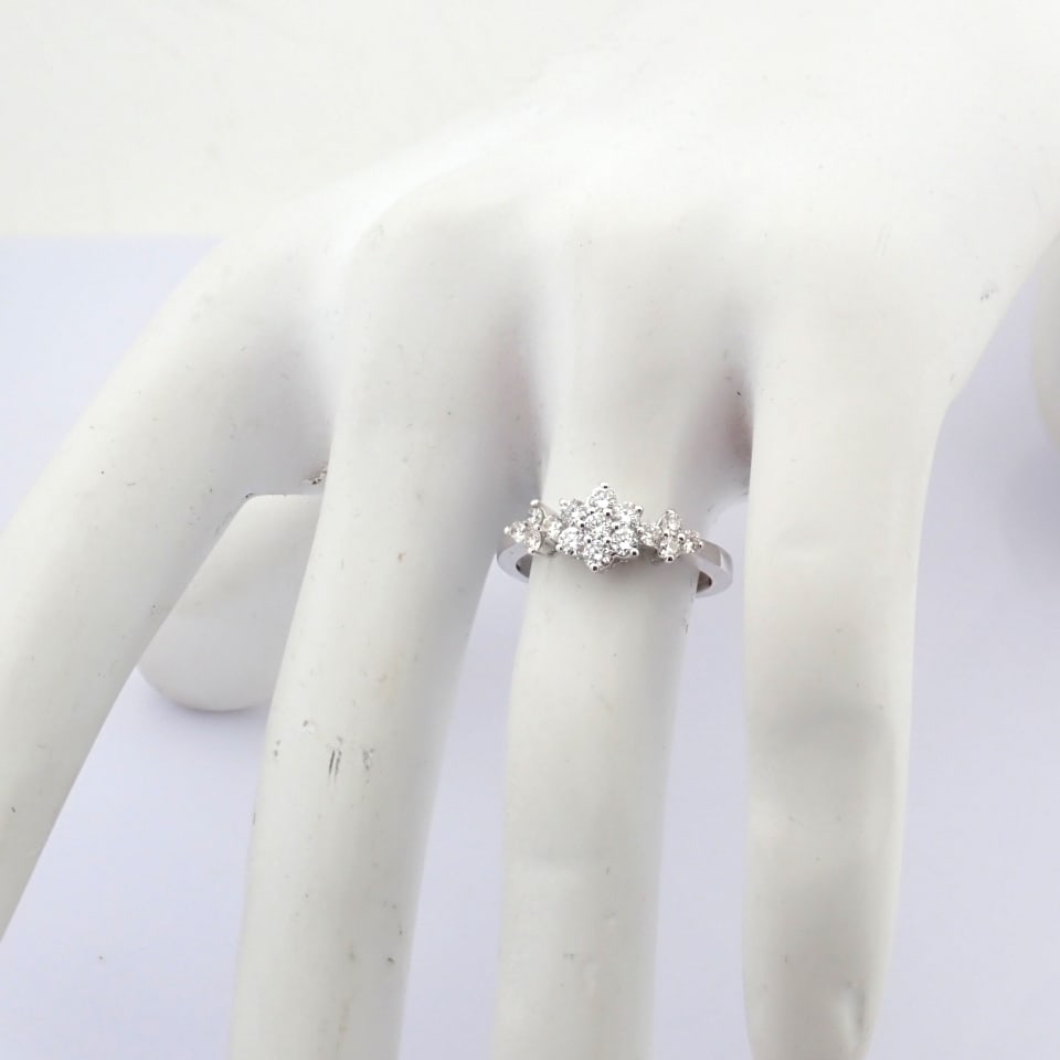 Natural Diamond 18K White Gold Ring - 8