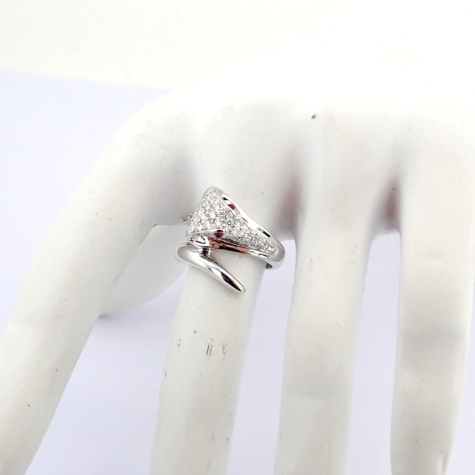 Natural Diamond 18K White Gold Ring - 8