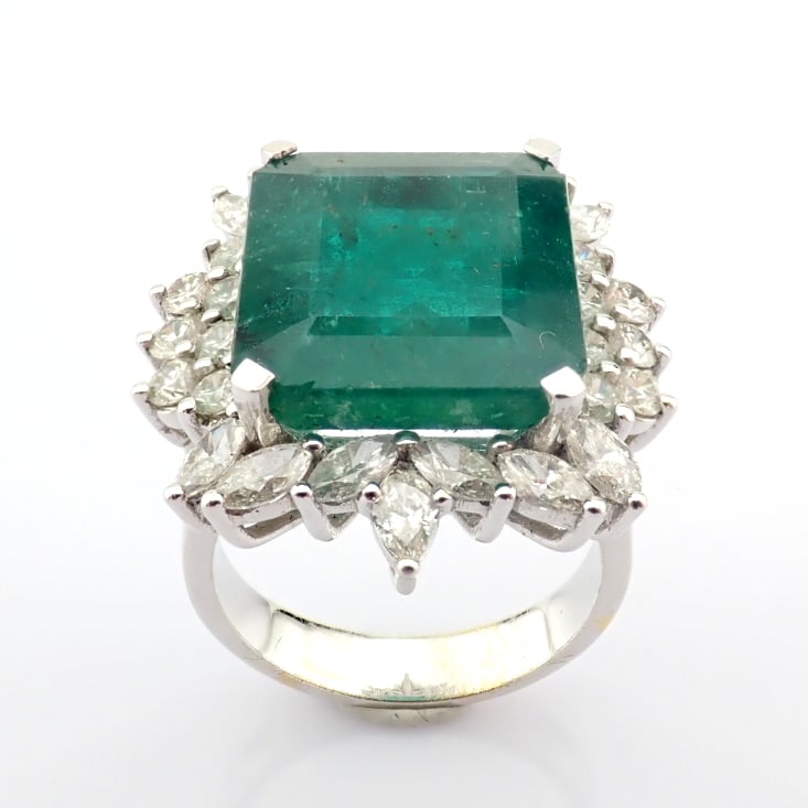 Natural Diamond 18 White Gold Ring - 7