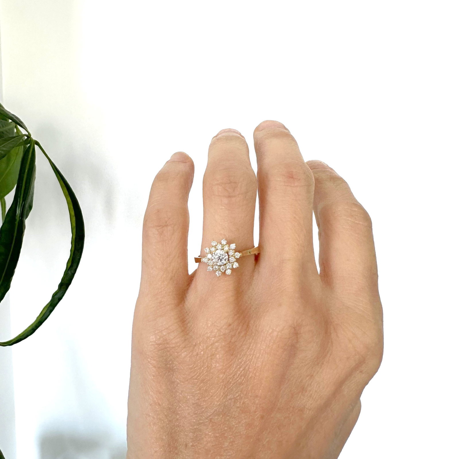 Natural Diamond 18K Yellow Gold Ring - 5