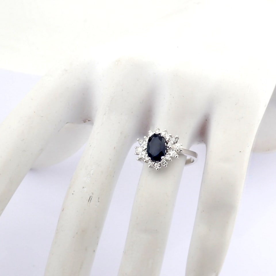 Natural Diamond 18K White Gold Ring - 2
