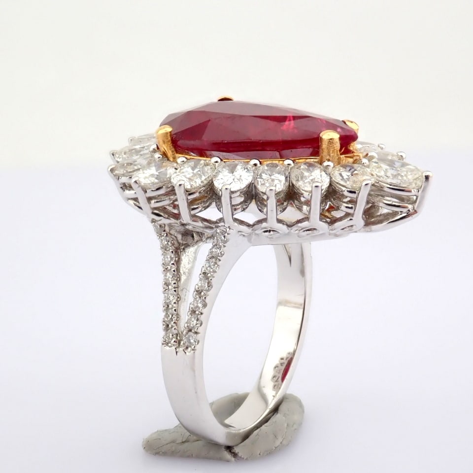 Natural Diamond 18K White Gold Ring - 8