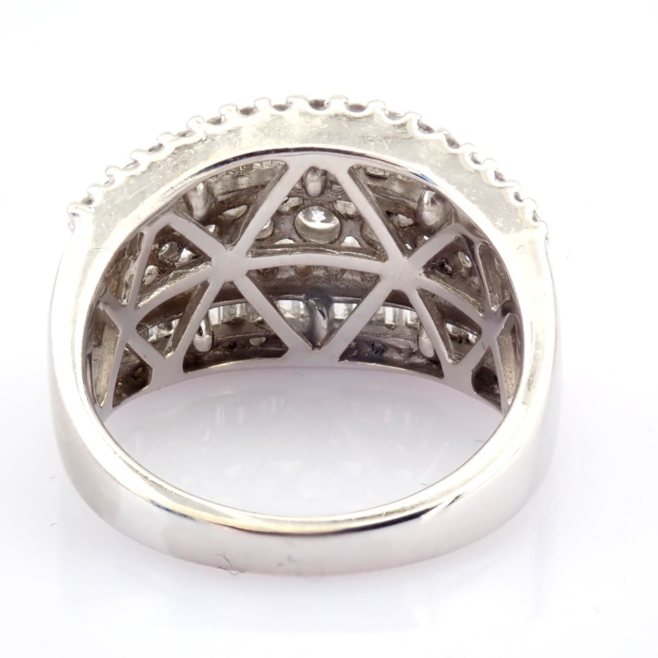 Natural Diamond 18K White Gold Ring - 10