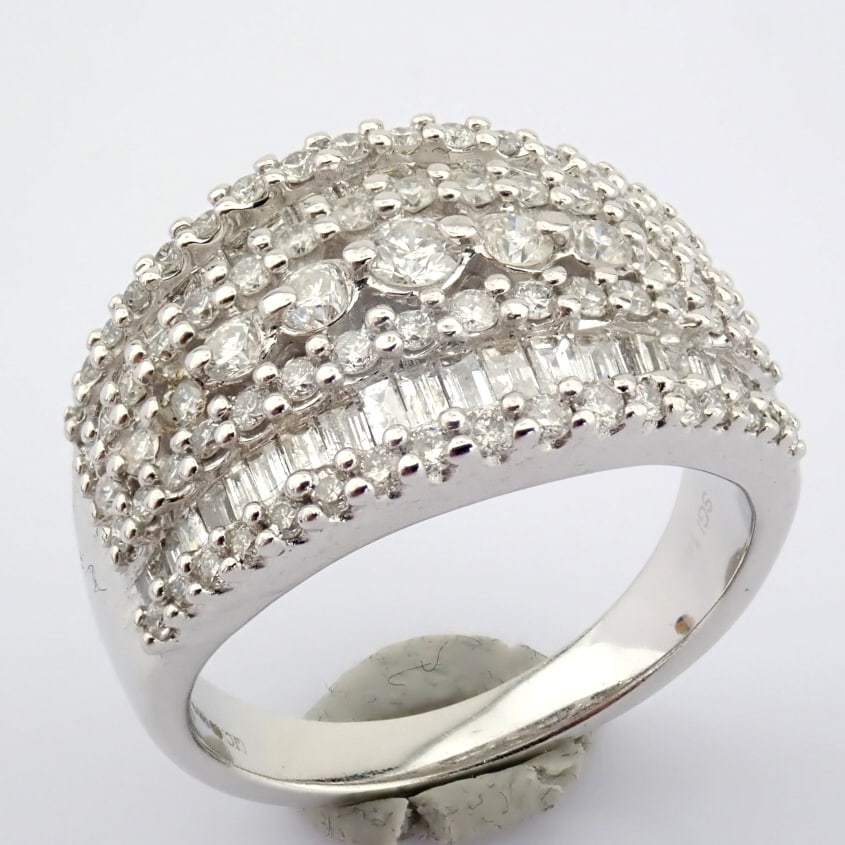 Natural Diamond 18K White Gold Ring - 11