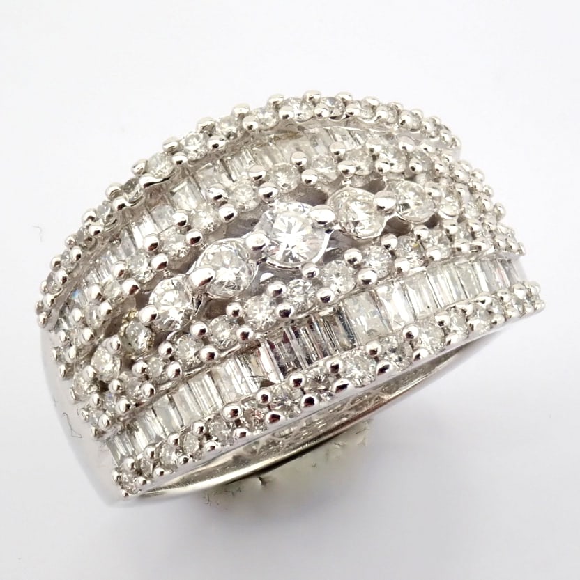 Natural Diamond 18K White Gold Ring (1 of 11)