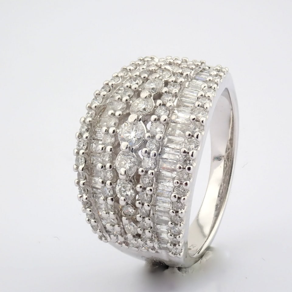 Natural Diamond 18K White Gold Ring - 6