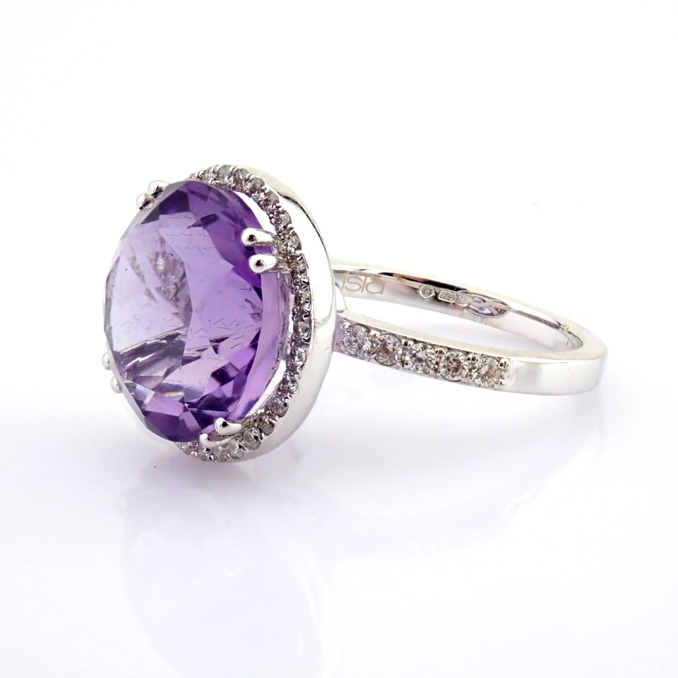 Natural Diamond 18K White Gold Ring - 7