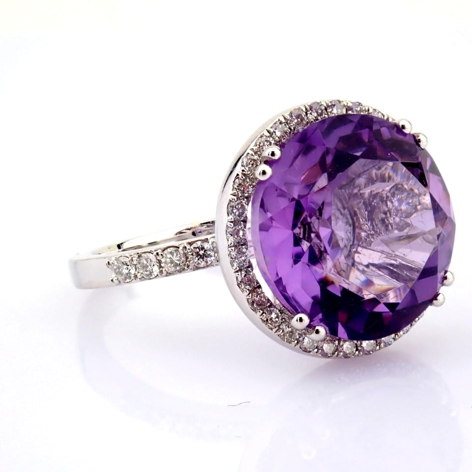 Natural Diamond 18K White Gold Ring - 8