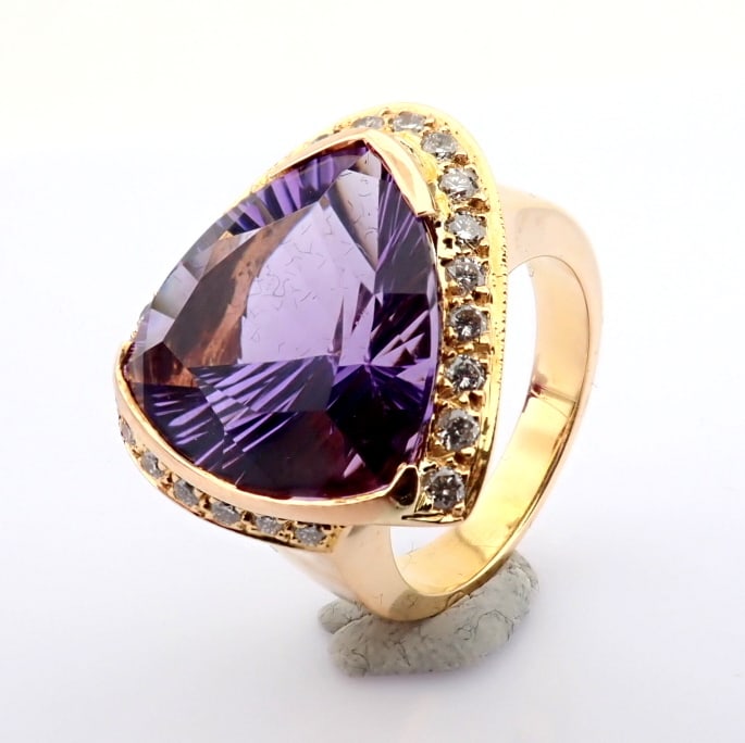 Natural Diamond 18K Rose/Pink Gold Ring: Title: Natural Diamond 18K Rose/Pink Gold Ring Description: An exquisite 18K cluster ring detailed with amethyst and brilliant diamonds -------------------------------------------------- •