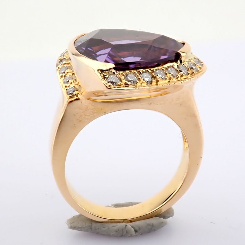 Natural Diamond 18K Rose/Pink Gold Ring - 9