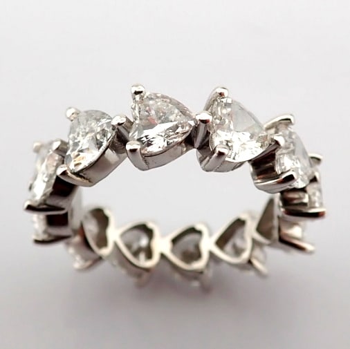 Heart Cut Lab-Grown Diamond Ring - 5.28 Total Carat (MDI Certified): Title: Heart Cut Lab-Grown Diamond Ring - 5.28 Total Carat (MDI Certified) Description: -------------------------------------------------- METALS AND WEIGHTS : -14K White Gold 3.53 gr<