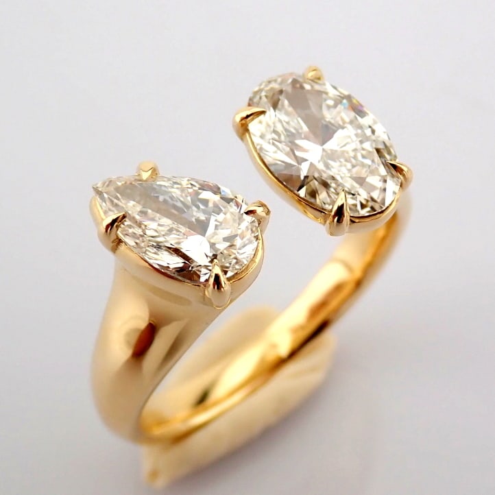 Oval Cut Lab-Grown Diamond Ring - 2.26 Total Carat (IGI Certified) - 2