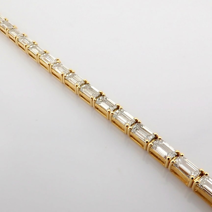 Emerald Cut Lab-Grown Diamond Tennis Bracelet - 10.16 Total Carat (MDI Certified) - 5