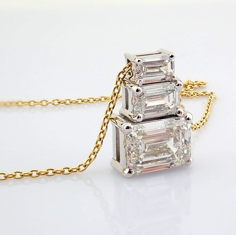 Emerald Cut Lab-Grown Diamond Necklace - 3.06 Total Carat (IGI Certified): Title: Emerald Cut Lab-Grown Diamond Necklace - 3.06 Total Carat (IGI Certified) Description: -------------------------------------------------- METALS AND WEIGHTS : -14K Yellow/White Gold 3.98 gr