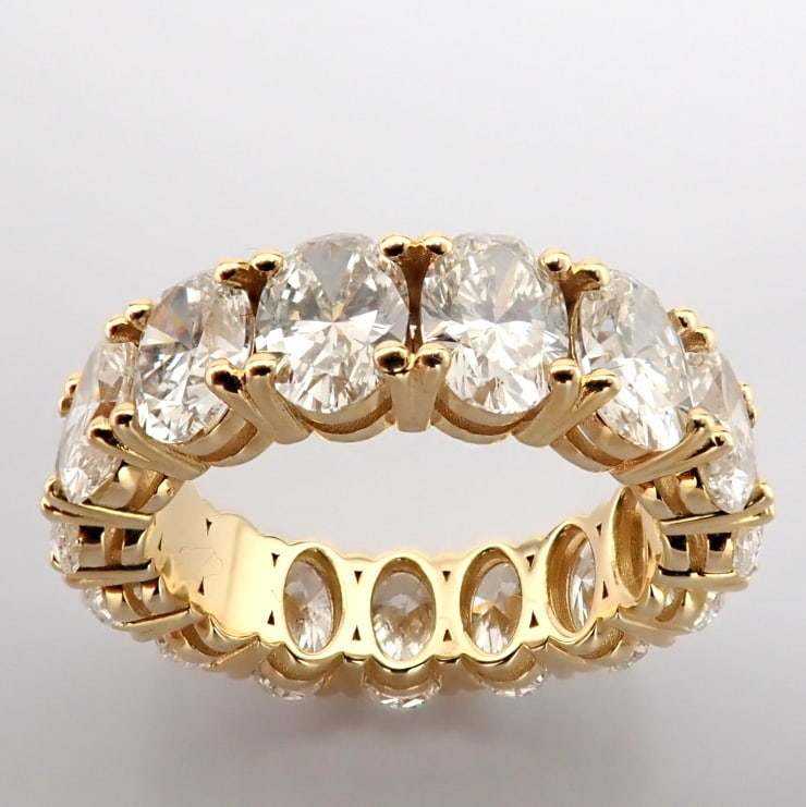 Oval Cut Lab-Grown Diamond Ring - 8 Total Carat (MDI Certified): Title: Oval Cut Lab-Grown Diamond Ring - 8 Total Carat (MDI Certified) Description: -------------------------------------------------- METALS AND WEIGHTS : -14K Yellow Gold 4.81 gr