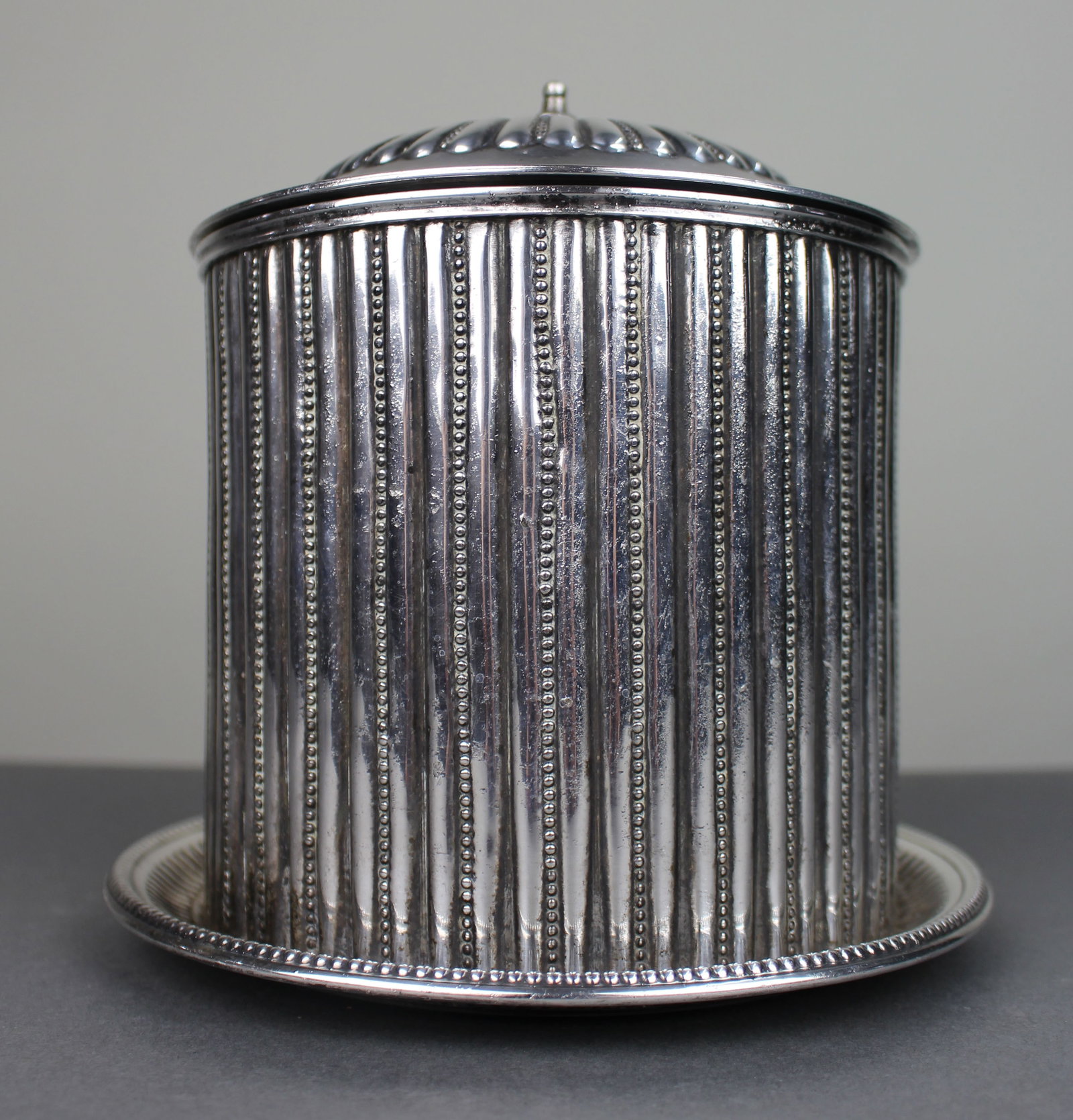 Antique Silver Plated Lidded Caddy (1 of 7)