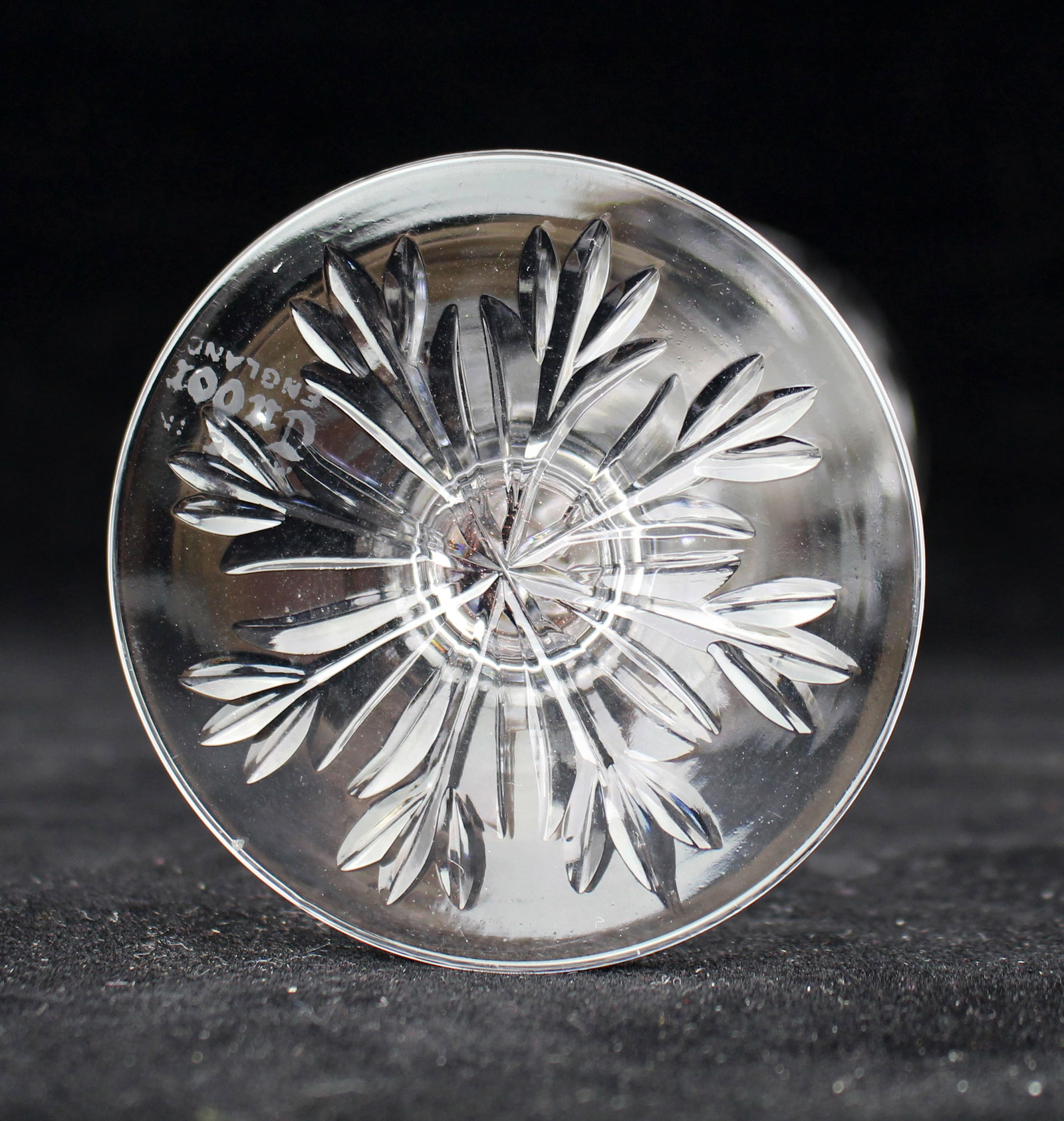 Set of 8 Tudor Crystal ""Catherine of Aragon"" Wine Glasses - 7