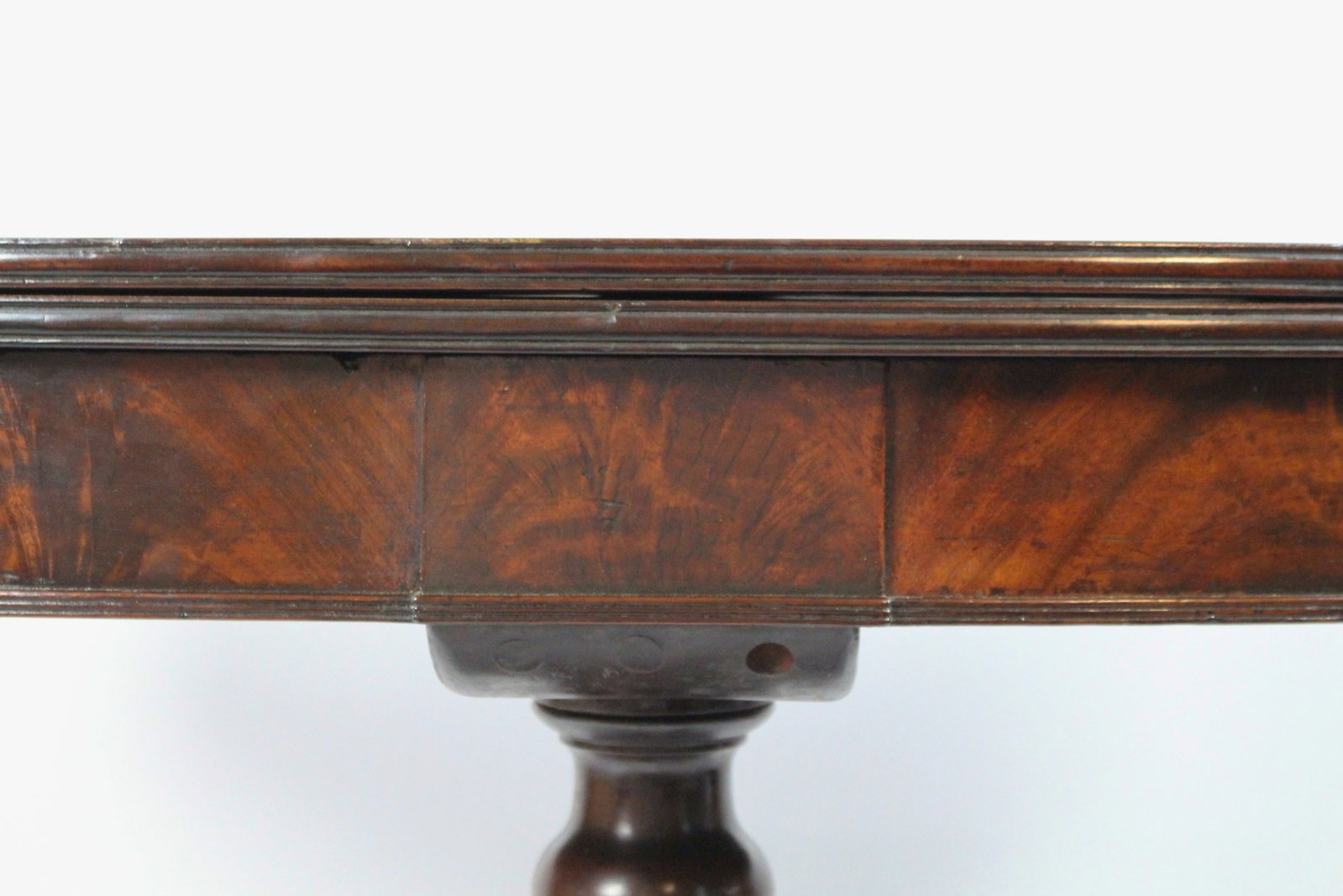 Early 19th Century English Flame Mahogany Fold-Over Tea Table - 8