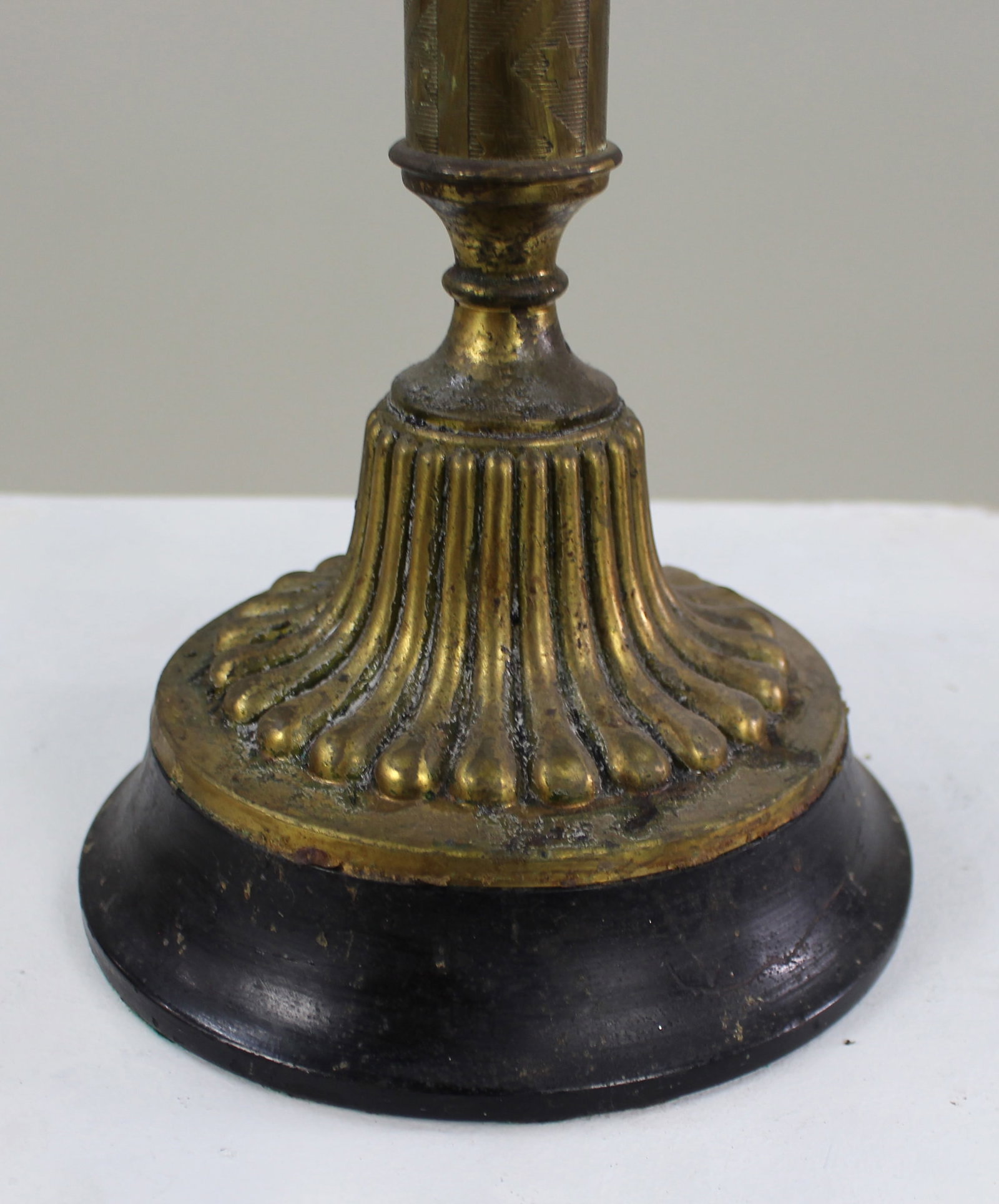 Antique Victorian Brass Duplex Oil Lamp Base - 3